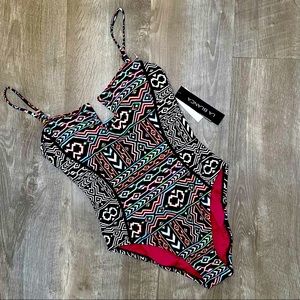 La Blanca One Piece, 10